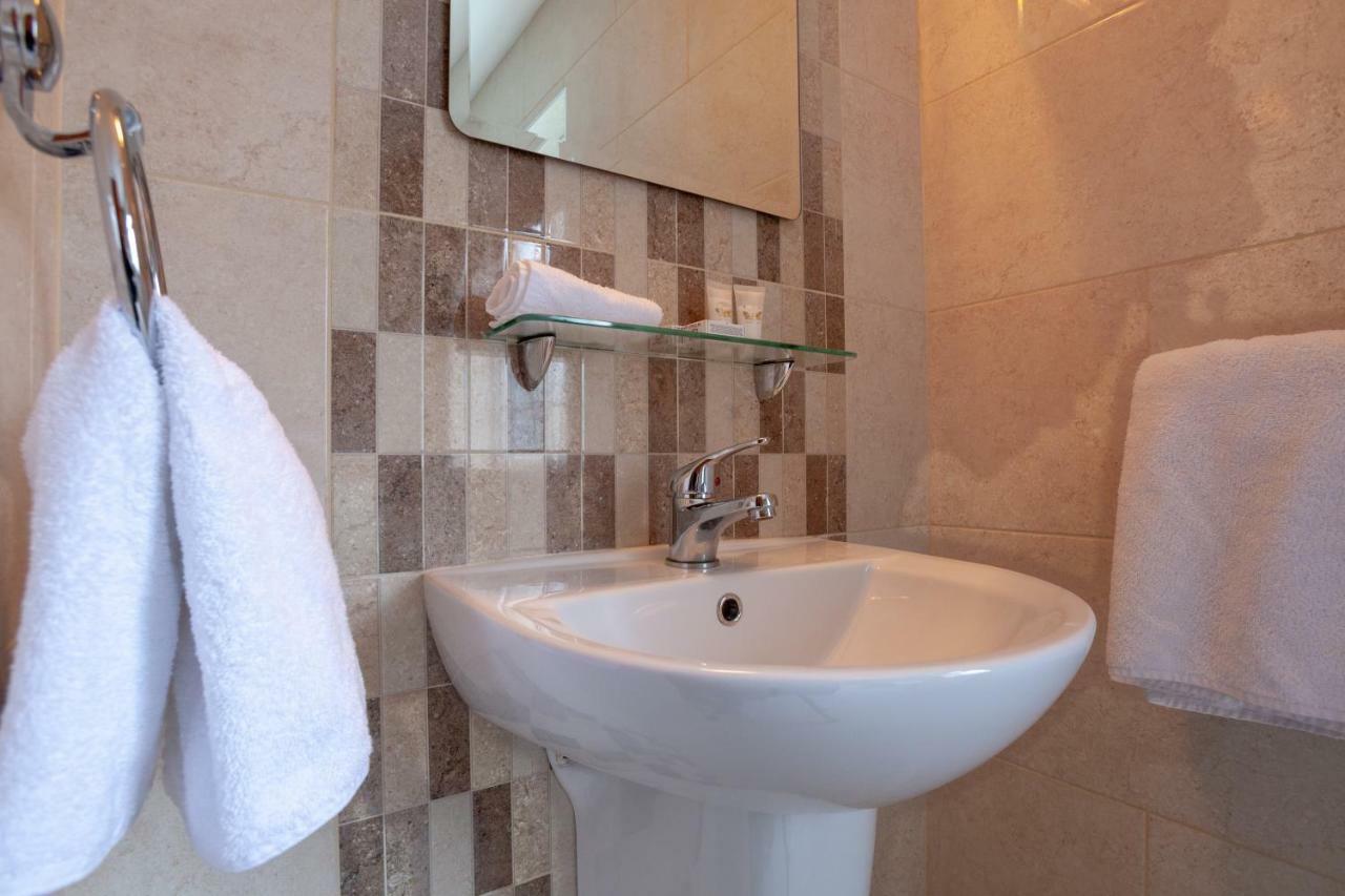 Bed and Breakfast Seaview Heights Дингл Экстерьер фото